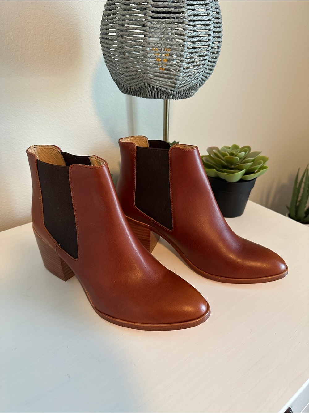 Nisolo Chelsea Boot (Size 8)